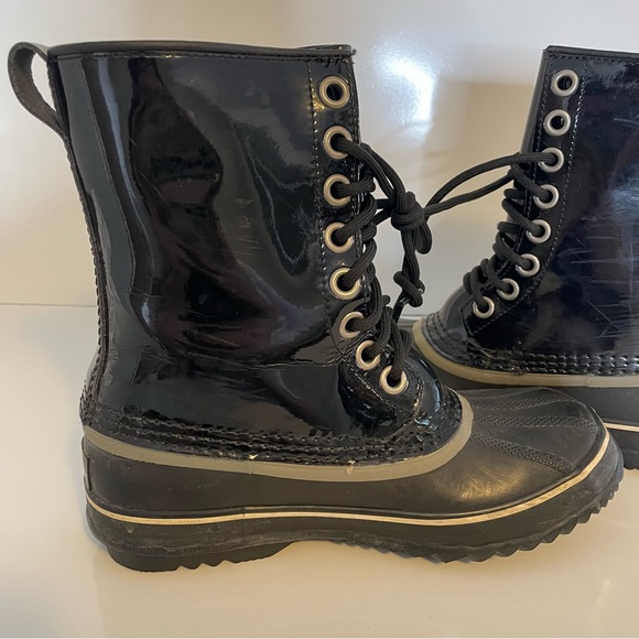 Sorel Dahlia Patent Leather Lace Up Waterproof Rain Boots 7 rain boot duck boot - Picture 8 of 13